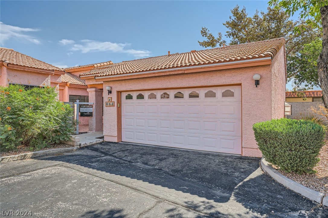 Cervantes Dr, Henderson, NV 89014