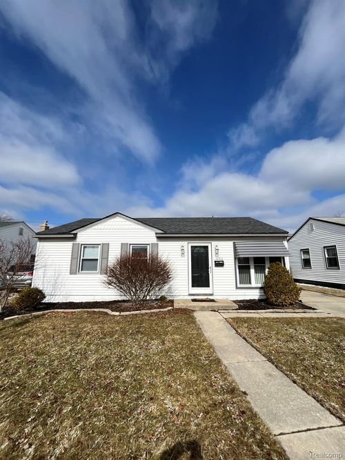 3266 S Stella Ct, Trenton, MI, 48183-2320 | Card Image