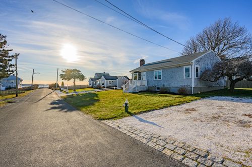 7 Columbus Ave, West Yarmouth, MA, 02673-5850 | Card Image