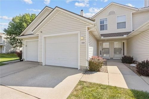 1323 Lexington Ave, Lees Summit, MO, 64081-3189 | Card Image