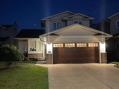 12 Riverside Cres Se, House detached with 5 bedrooms, 2 bathrooms and 4 parking in Calgary AB | Image 3