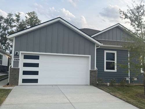 2069 Holmesburg Pvt Cir, Gallatin, TN, 37066-8206 | Card Image