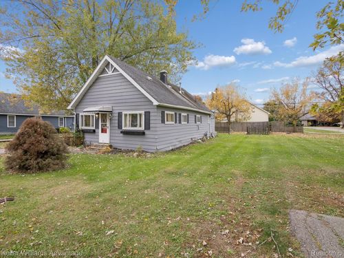 4777 Elm St, Newport, MI, 48166-9606 | Card Image