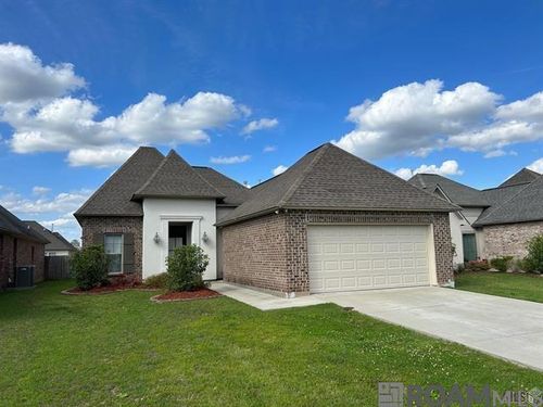 10365 Grand Plaza Dr, Denham Springs, LA, 70726-7989 | Card Image