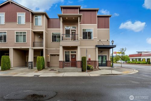 b-4020 Ne 3rd Pl, Renton, WA, 98056-4130 | Card Image