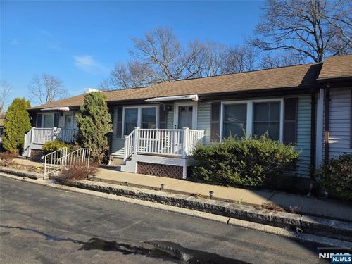 60 Stoll St, Netcong, NJ, 07857-1633 | Card Image