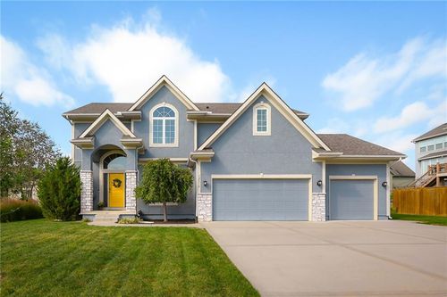 12810 Woodland Ave, Kansas City, MO, 64145-7826 | Card Image