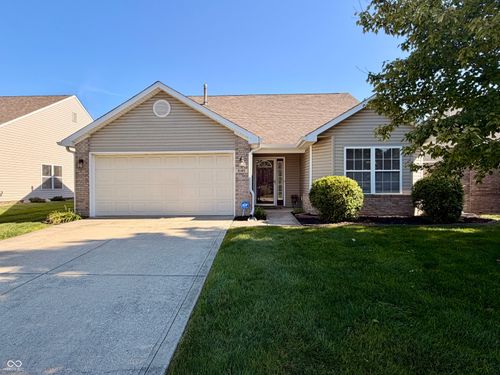 8140 Burnett Blvd, Avon, IN, 46123-7517 | Card Image