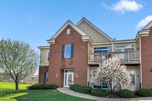 2515 W Colonial Woods Drive, Oak Creek, WI, 53154 | Card Image