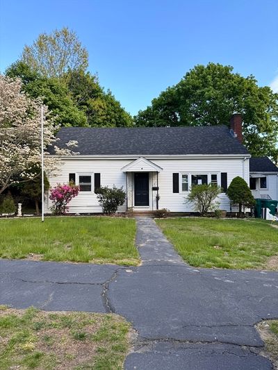 9 Stangus, House other with 4 bedrooms, 2 bathrooms and 3 parking in Lynn MA | Image 2