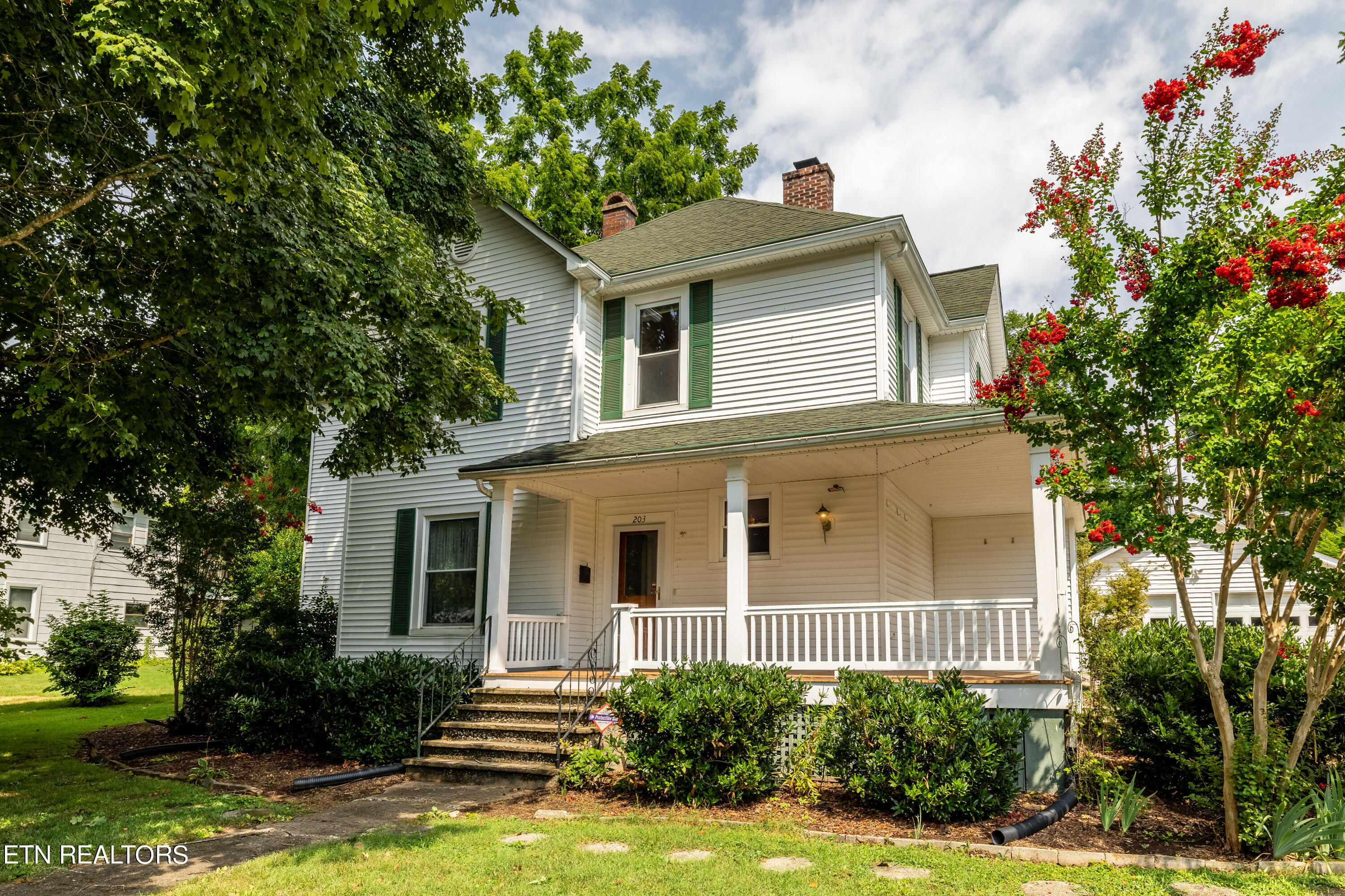 Wilson Ave, Maryville, TN 37803