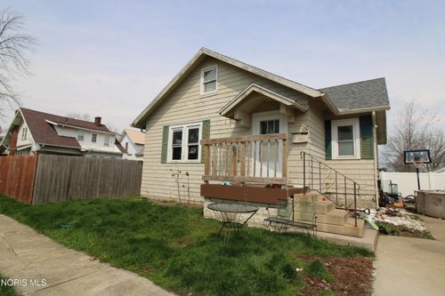 120 5th St, Port Clinton, OH, 43452-1822 | Card Image