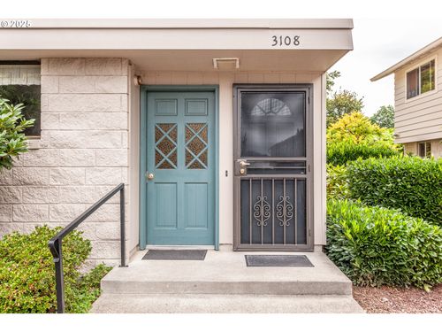 3108 Se Chestnut St, Milwaukie, OR, 97267-1428 | Card Image