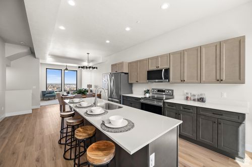 283 E Endurance Cir, Draper, UT, 84020-1677 | Card Image