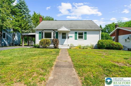 1036 Fritz Ave, Stroudsburg, PA, 18360-1228 | Card Image