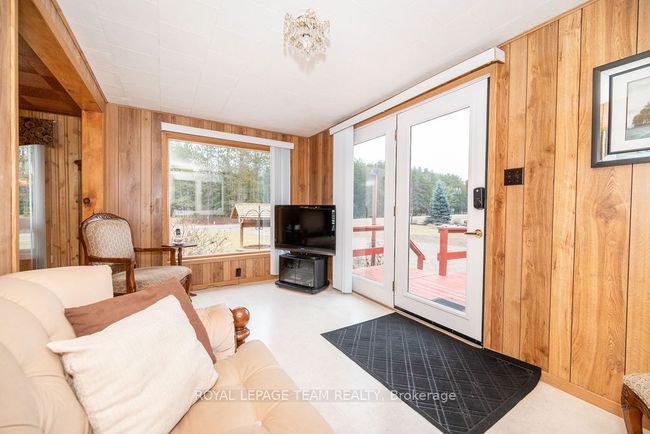 3433 Round Lake Road, House other with 5 bedrooms, 1 bathrooms and 2 parking in Killaloe, Hagarty and Richards ON | Image 12