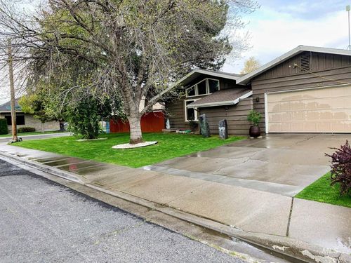 820 Meadows Dr, Twin Falls, ID, 83301-3829 | Card Image