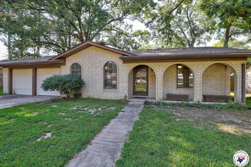 720 Diane Dr, Wake Village, TX, 75501-6013 | Card Image