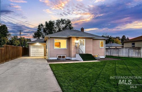 1207 E Sheridan Ave, Nampa, ID, 83686-5329 | Card Image