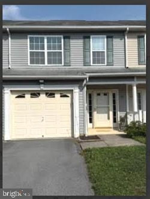 39 Sophie Ln, BUNKER HILL, WV, 25413-4600 | Card Image