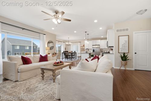 2153 Rolling Hills Dr, Holly, MI, 48442-1957 | Card Image