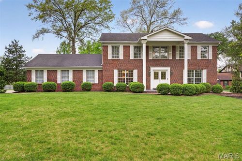 1645 Mason Knoll Rd, Saint Louis, MO, 63131-1220 | Card Image