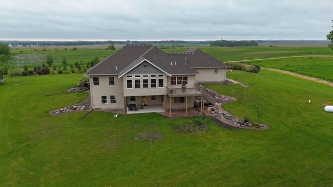 17216 County Road 5 Nw, House other with 5 bedrooms, 4 bathrooms and null parking in New London MN | Image 9