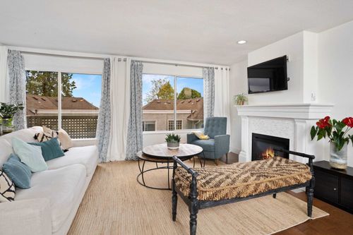 7-232 E 6th St, North Vancouver, BC, V7L1P5 | Card Image