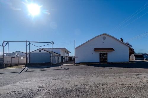 107 W 13th St, Chandler, OK, 74834-4205 | Card Image