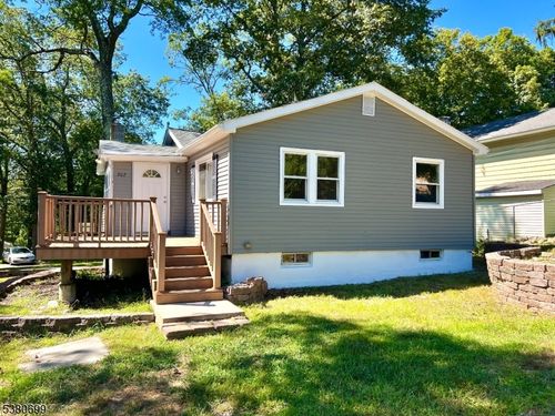 202 Dupont Ave, Hopatcong, NJ, 07843-1761 | Card Image