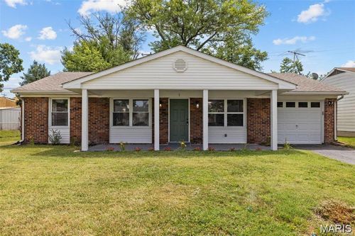 1 Flamingo Dr, Saint Peters, MO, 63376-1315 | Card Image