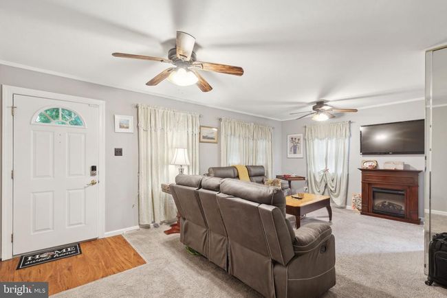 821 6 Th Ave, Home with 3 bedrooms, 3 bathrooms and null parking in FOLSOM PA | Image 6