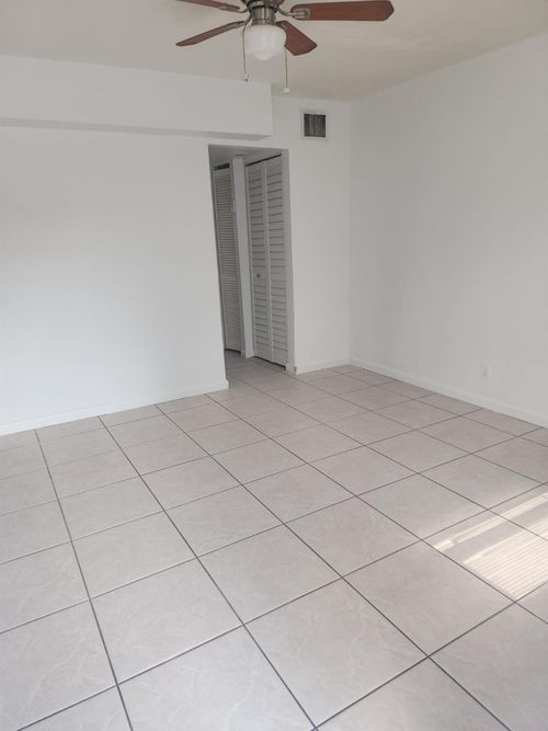 2-4017 Sw 22nd St, West Park, FL, 33023-3432 | Card Image