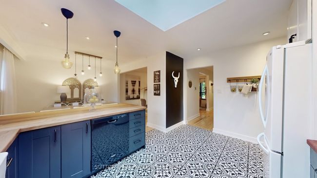 329 Towercrest Dr, House other with 4 bedrooms, 2 bathrooms and 2 parking in Newmarket ON | Image 10