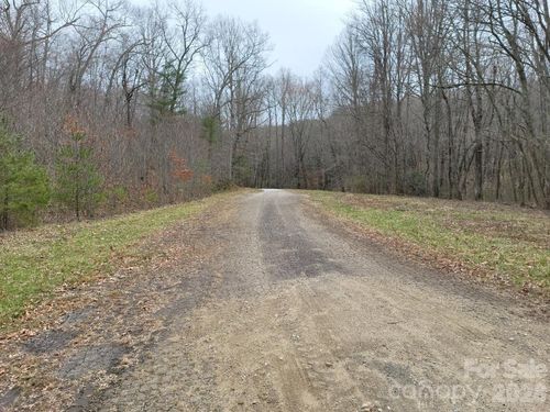 334 Omc Drive, Burnsville, NC, 28714 | Card Image