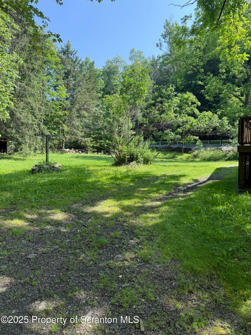 1000 Scranton St, Jermyn, PA, 18433 | Card Image