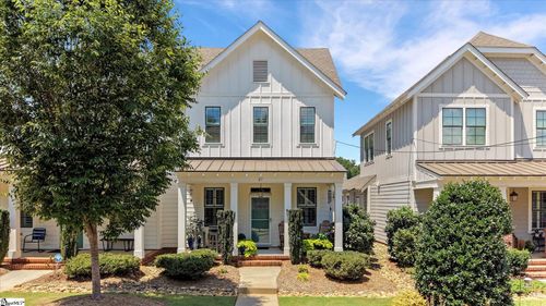 27 Center St, Travelers Rest, SC, 29690-1873 | Card Image