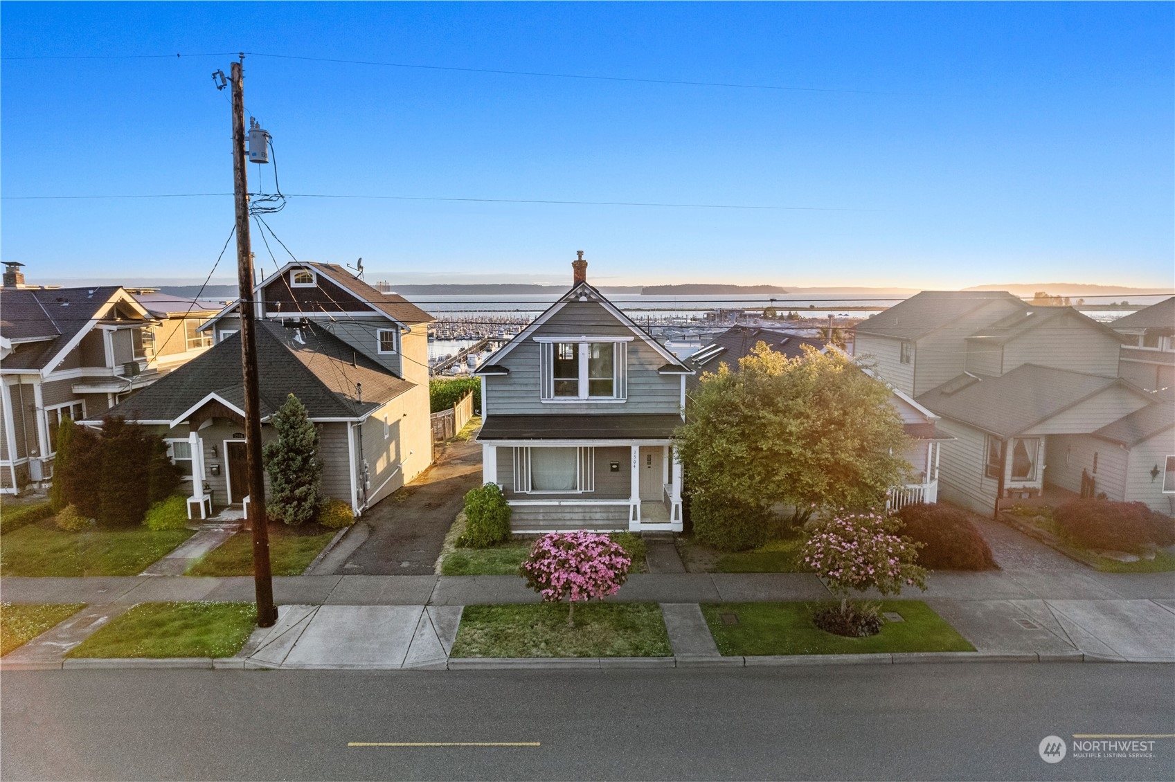 Grand Ave, Everett, WA 98201
