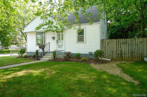 26340 Chippendale St, Roseville, MI, 48066-3576 | Card Image