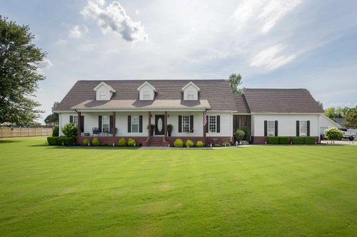 1935 Ashton St, Tuscumbia, AL, 35674 | Card Image