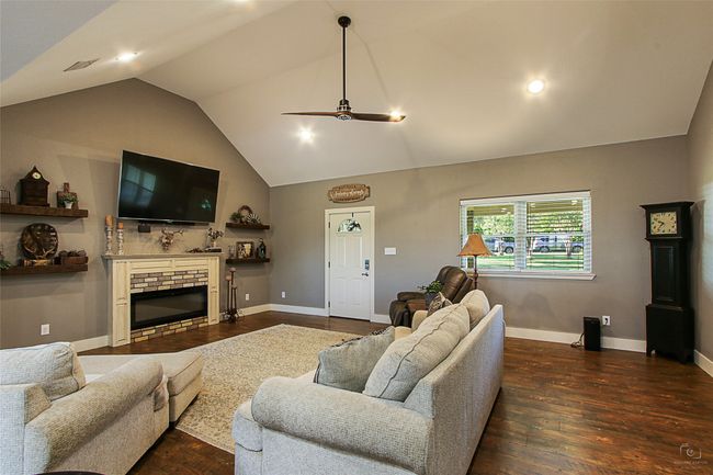 140 Stark Ln, House other with 3 bedrooms, 3 bathrooms and null parking in Sherman TX | Image 6