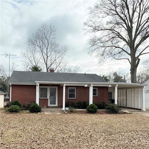 104 Cox Dr, Belton, SC, 29627-1516 | Card Image