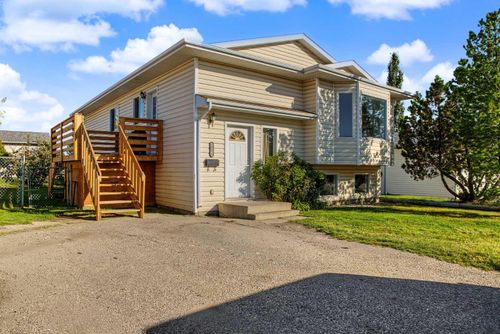 10613 91a St, Grande Prairie, AB, T8X1H7 | Card Image