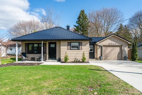 226 Birmingham St W, Mount Forest, ON, N0G2L1 | Card Image