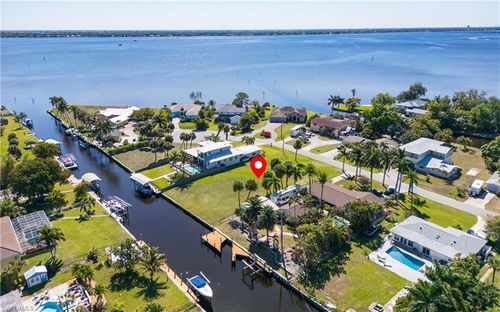 1820 Marina Cir, NORTH FORT MYERS, FL, 33903-5032 | Card Image