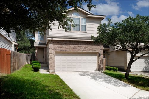18 Rainy Ave, San Antonio, TX, 78240-2950 | Card Image