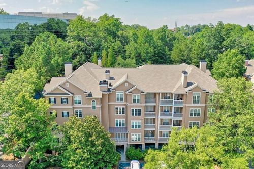 221 Ashford Cir, Dunwoody, GA, 30338-2304 | Card Image