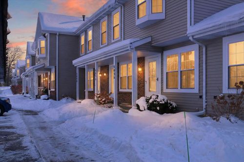 8058 Wimbledon Dr, Portage, MI, 49024-7807 | Card Image