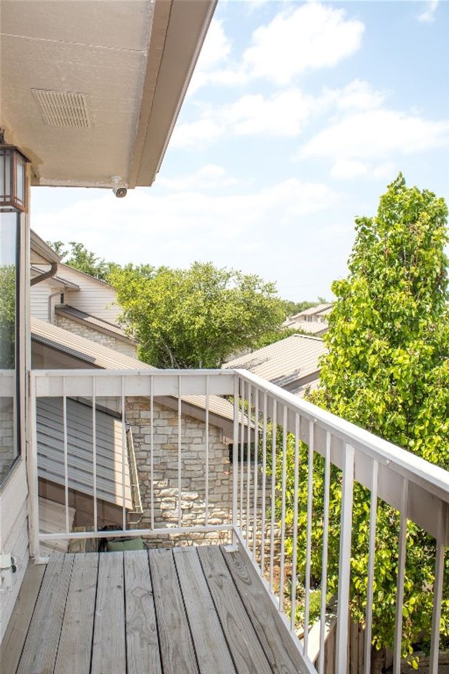 View of wooden terrace | Image 21