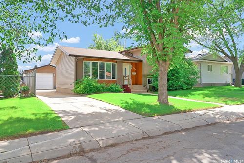 134 Devonshire Crescent, Saskatoon, SK, S7L5V7 | Card Image
